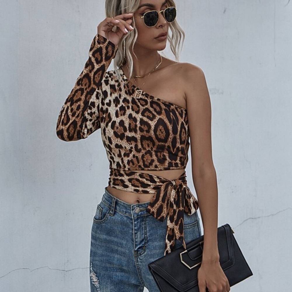 One Shoulder Leopard Top